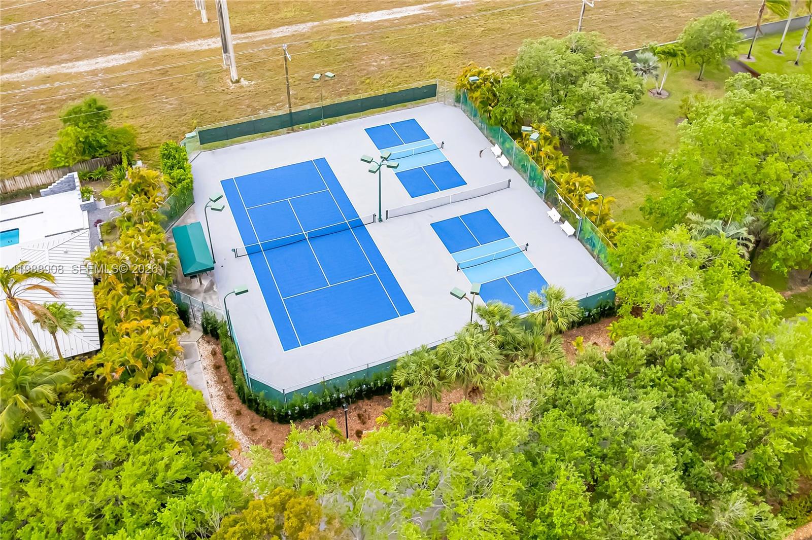 THOUSAND PINES - Residential