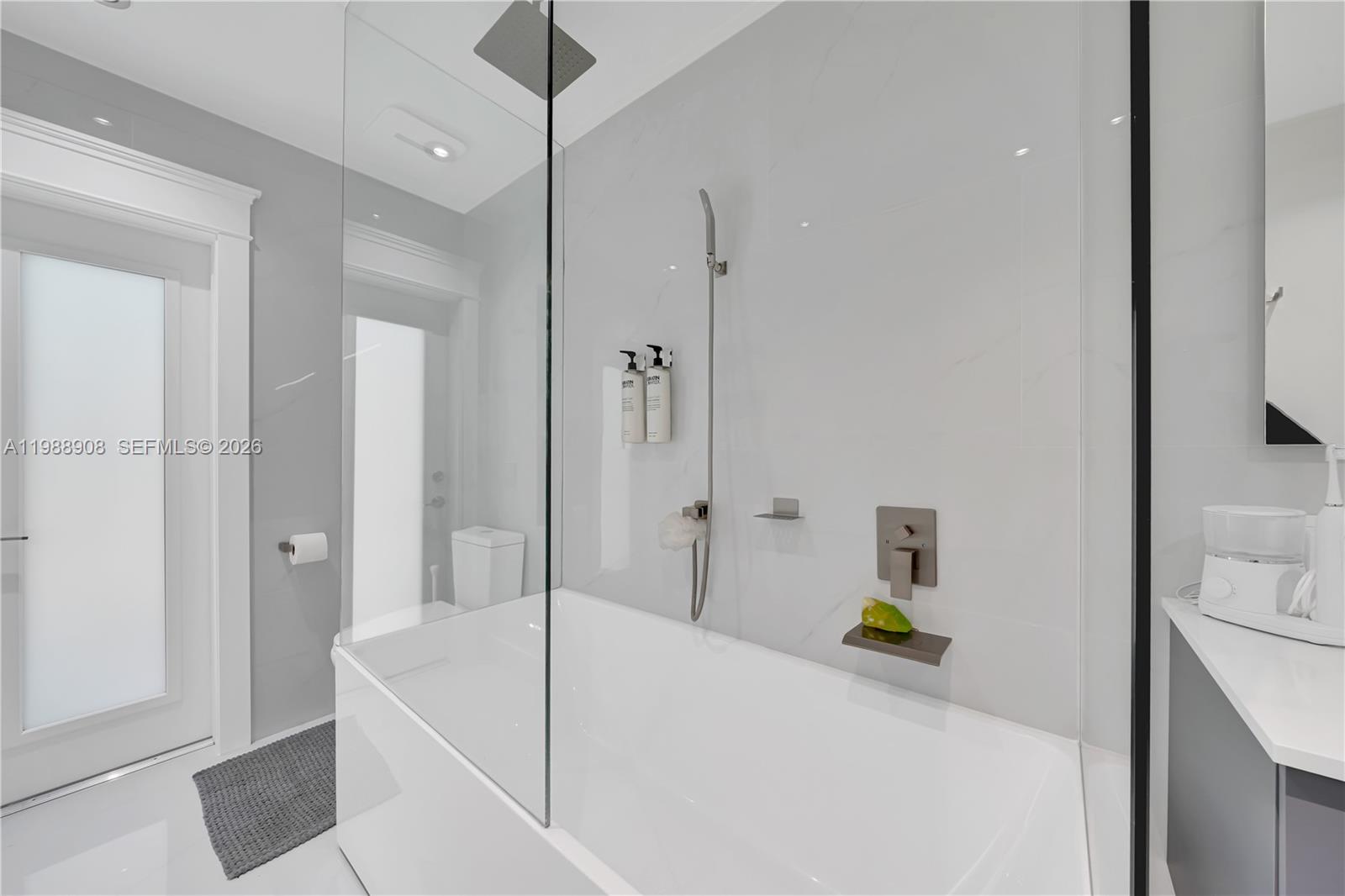 THOUSAND PINES - Residential