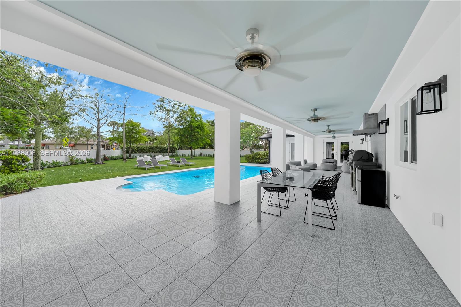 THOUSAND PINES - Residential