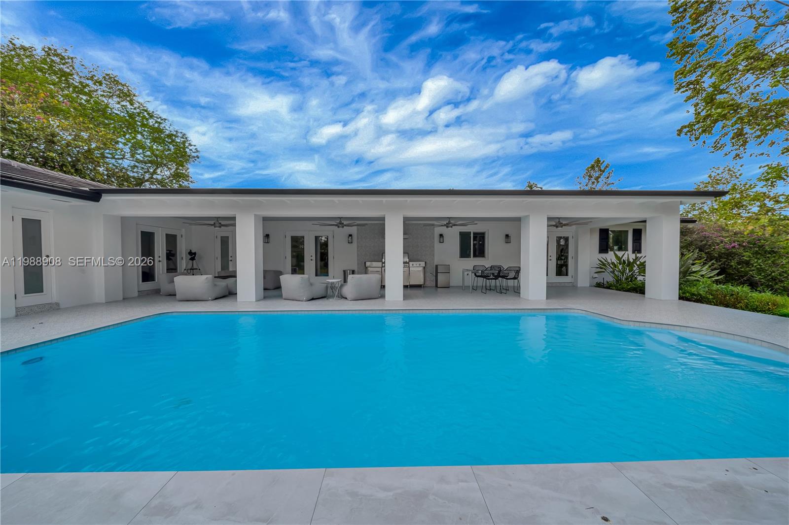 THOUSAND PINES - Residential