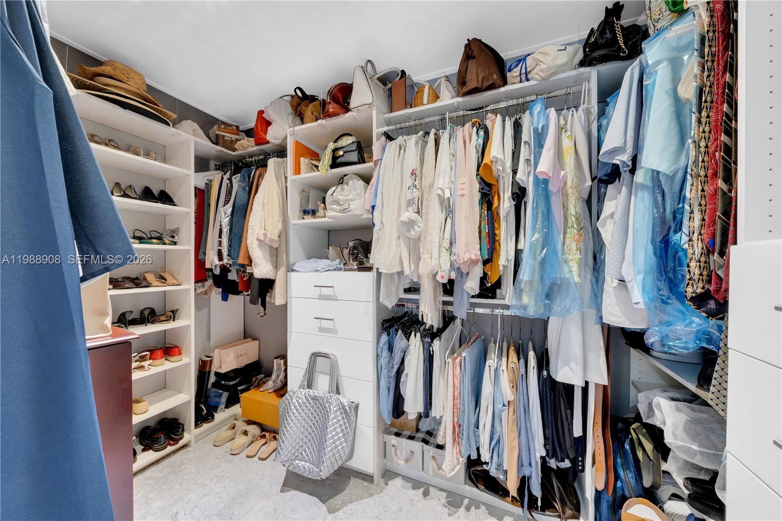 THOUSAND PINES - Residential