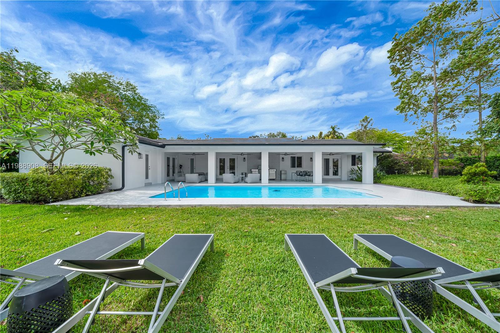 THOUSAND PINES - Residential