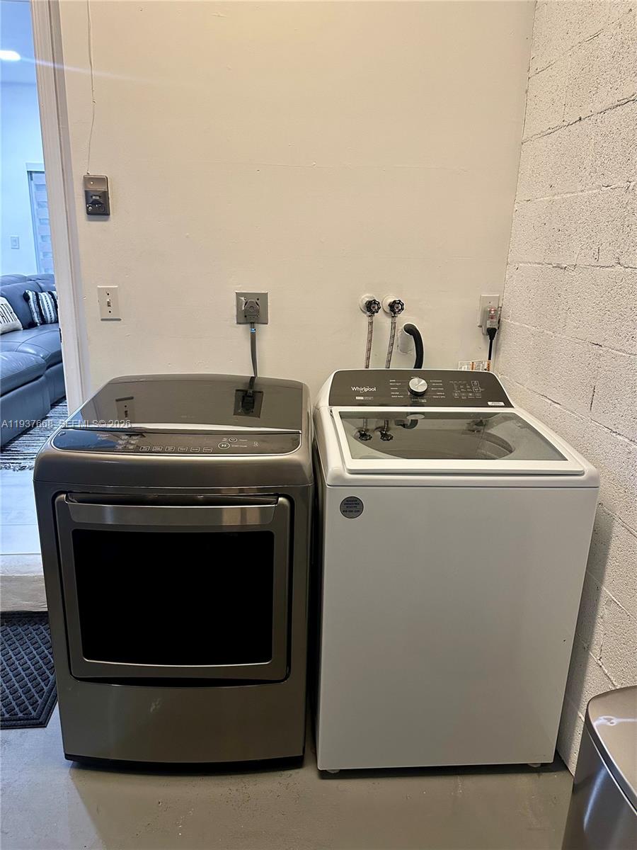 ADVENTURE HOMES - Residential