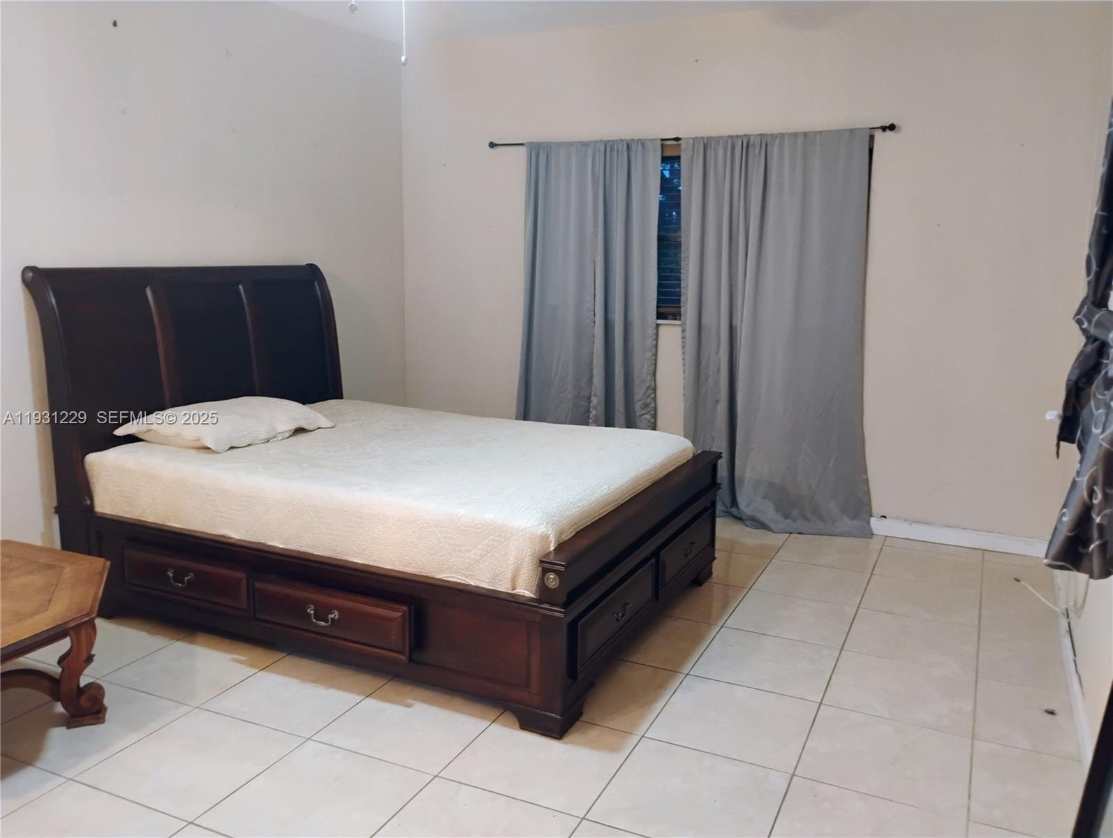 SHERIDAN HILLS SEC ONE - Residential Lease