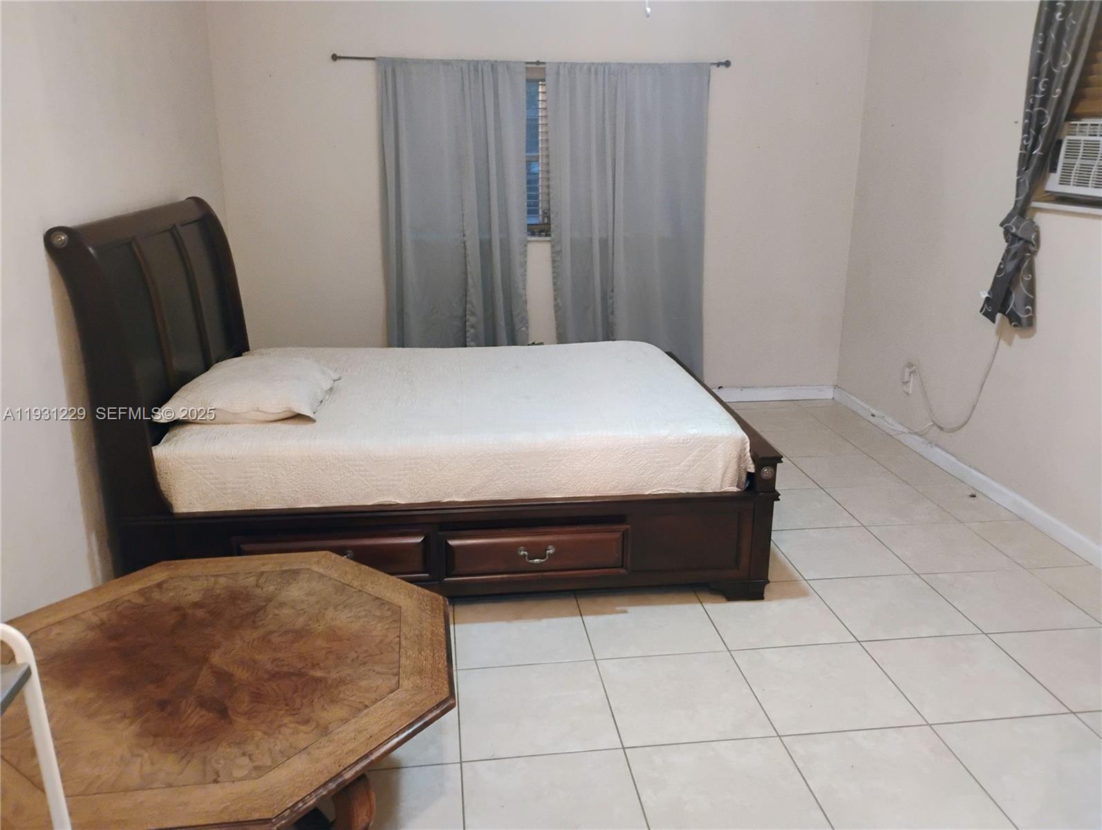 SHERIDAN HILLS SEC ONE - Residential Lease