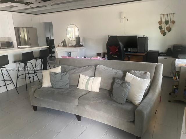 COCONUT GROVE - Residential