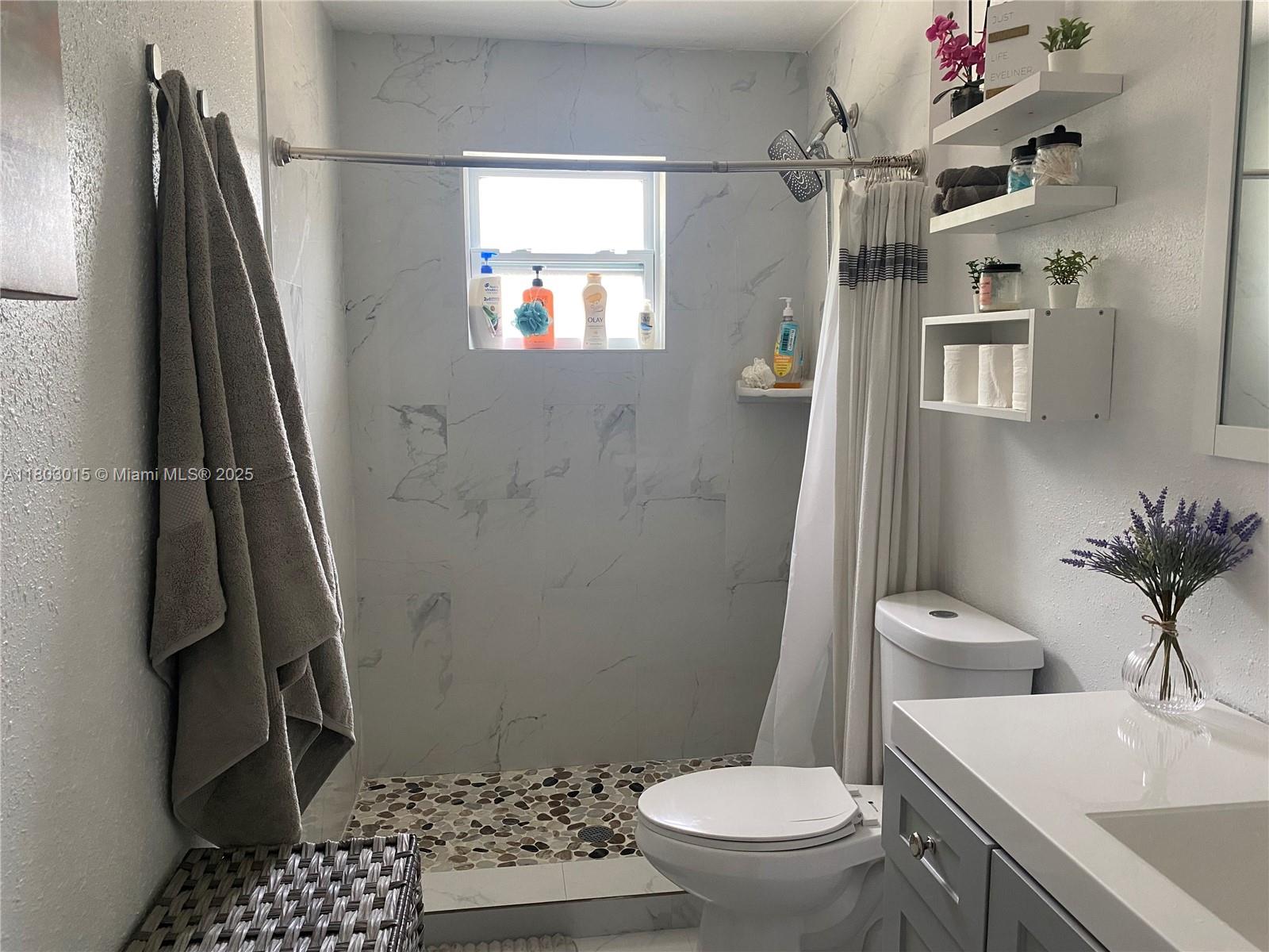 COCONUT GROVE - Residential