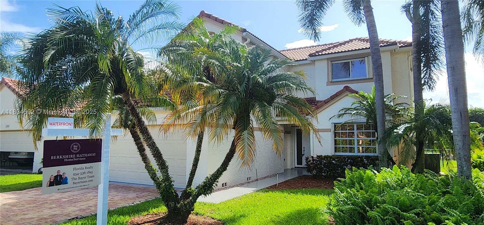 Peaceful 3/2.5 waterfront home in Forest Ridge features tile floors, granite counters, screened patio and a fenced in yard.
The neighborhood features a beautiful season oak laden drive, community pool & tennis, easy access to highways, convenient shopping, excellent school including Silver Ridge Elementary, Indian Ridge Middle and Western High school.
Showing by appointment only
Lloyd Bayer
Owner/Agent
Landlord pays for Lawn and HOA. Tenant pays for electric, cable, water, sew, garbage. Small pets welcome, no smoking