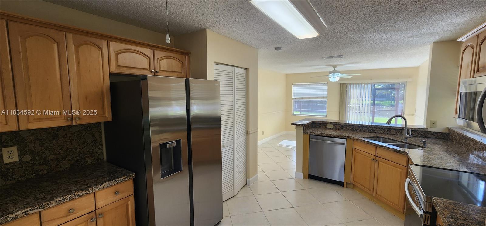 2957 Oak Park Cir 1