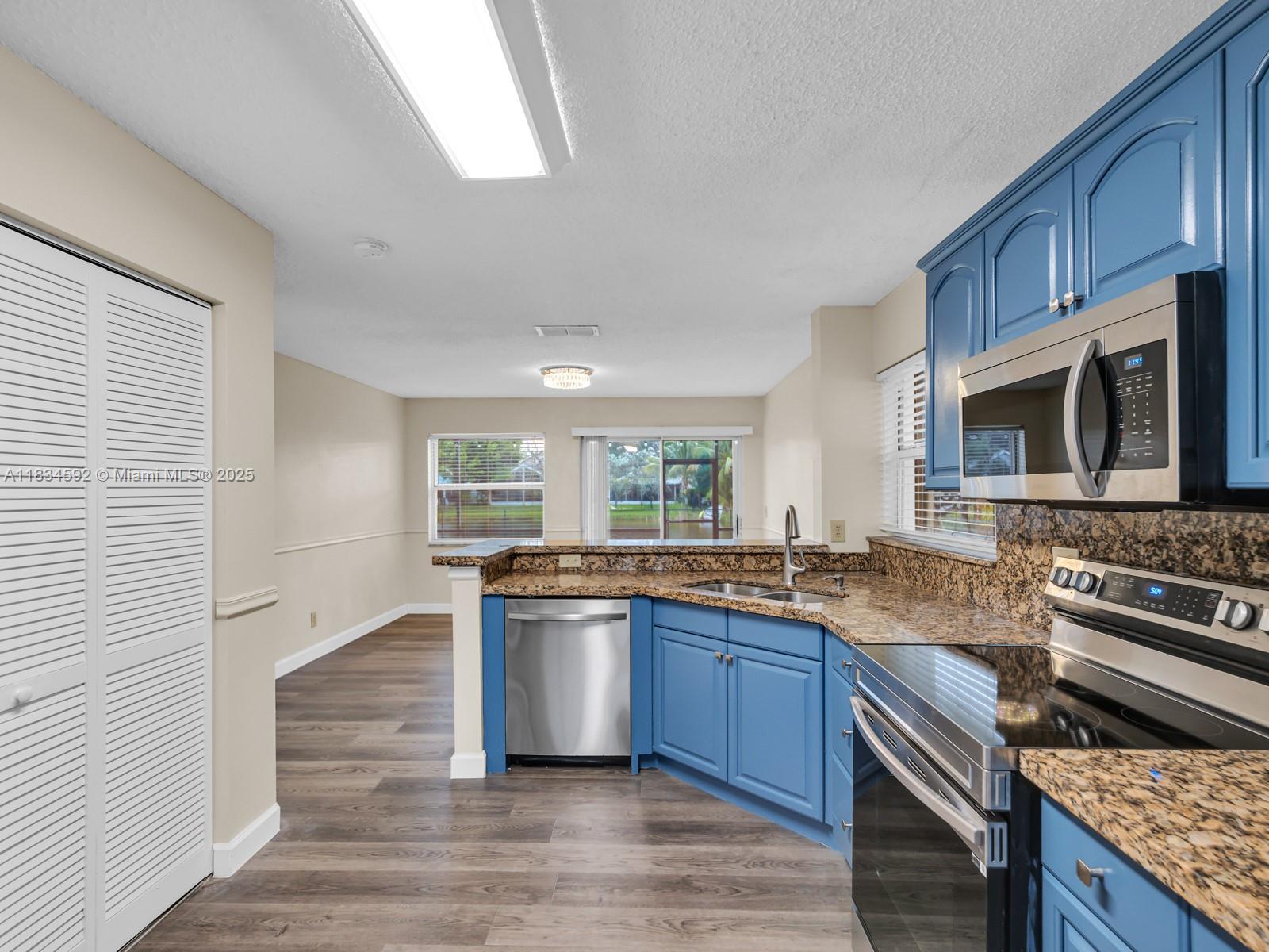 FOREST RIDGE PATIO HOMES - Residential Lease