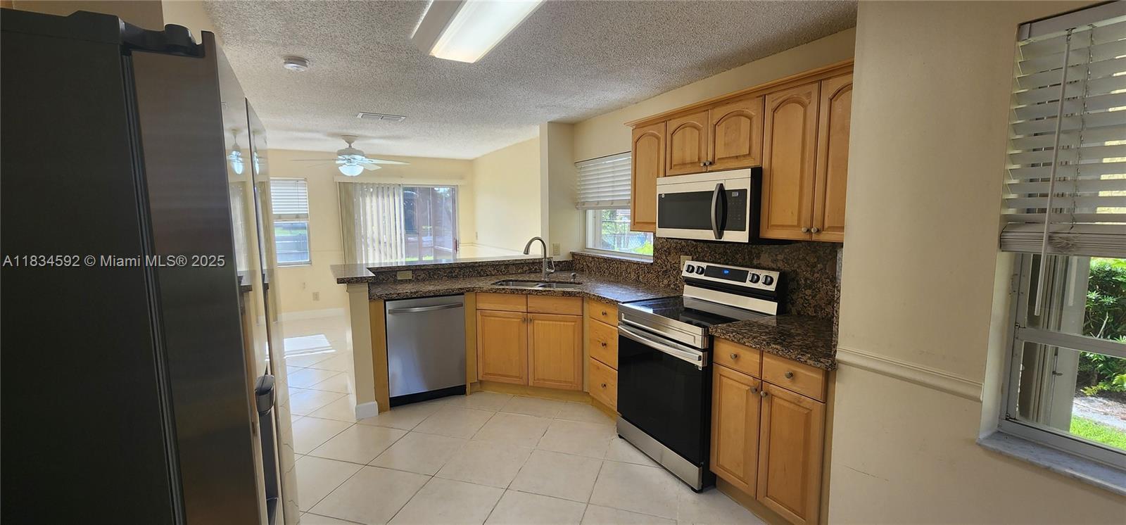 2957 Oak Park Cir 1