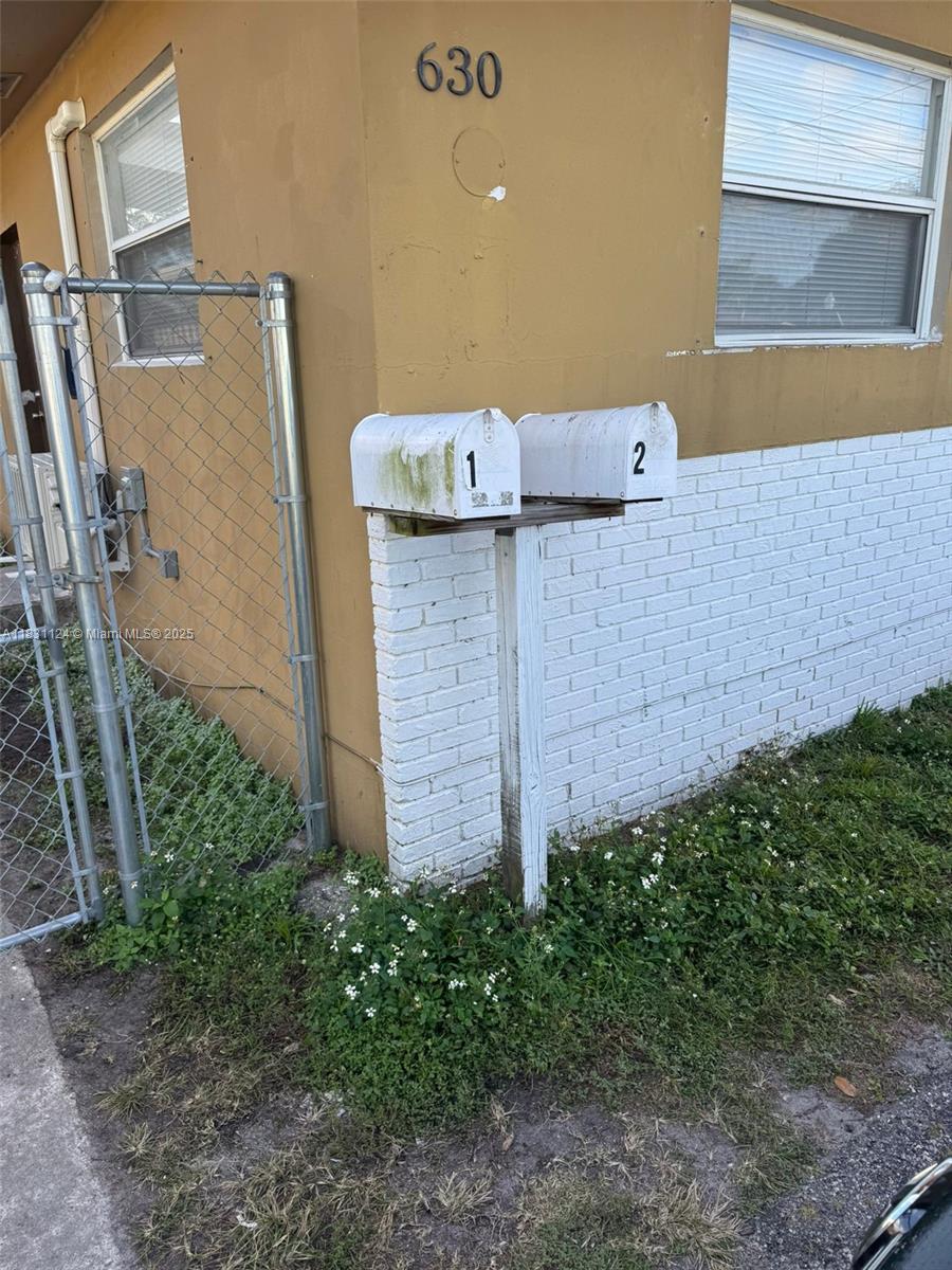 630 NW 15th Ter