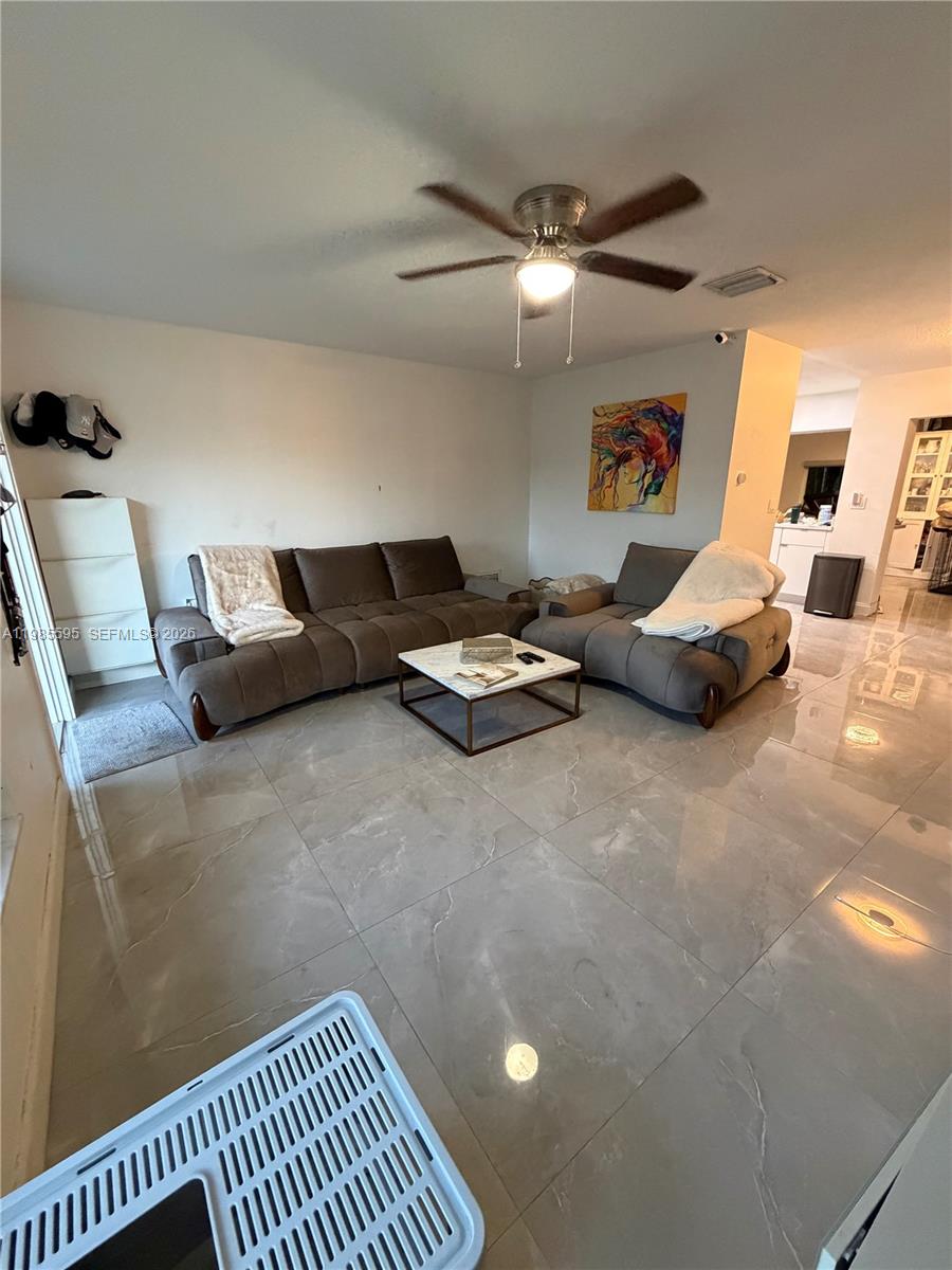 MAINLANDS OF TAMARAC LAKE - Residential Lease