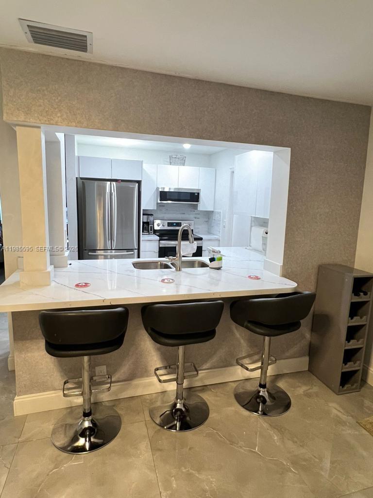 MAINLANDS OF TAMARAC LAKE - Residential Lease