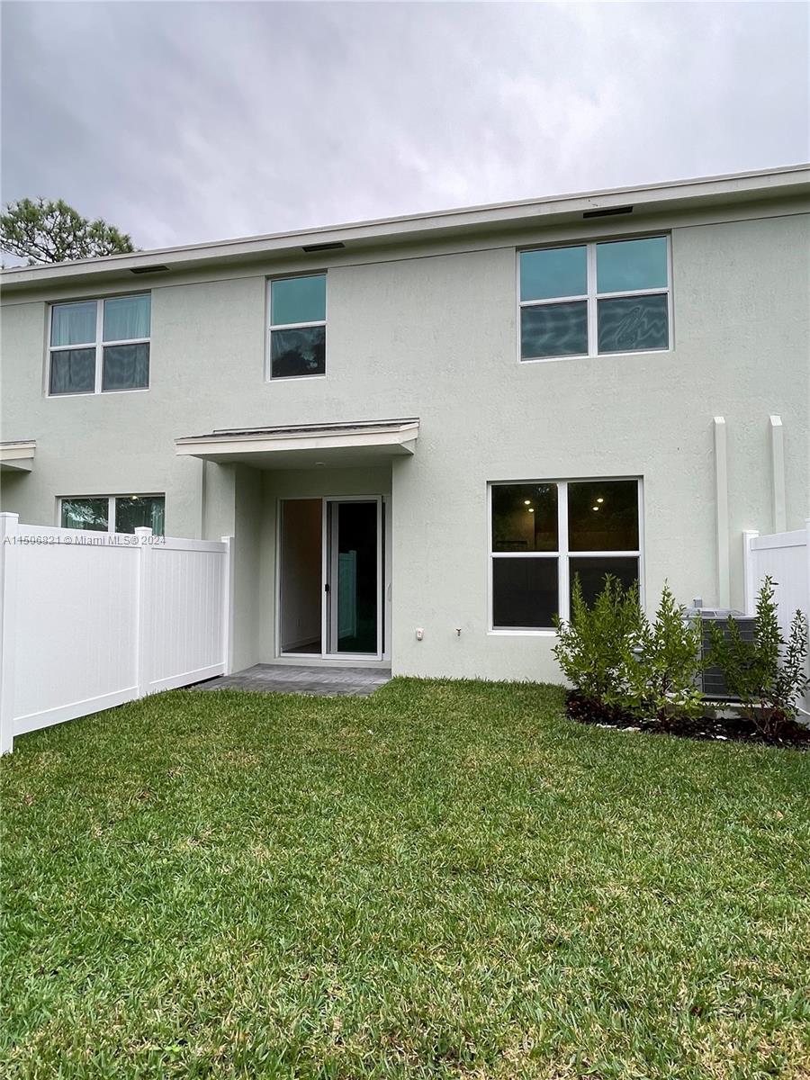 LAKESHORE AT THE FOUNTAIN - Residential Lease