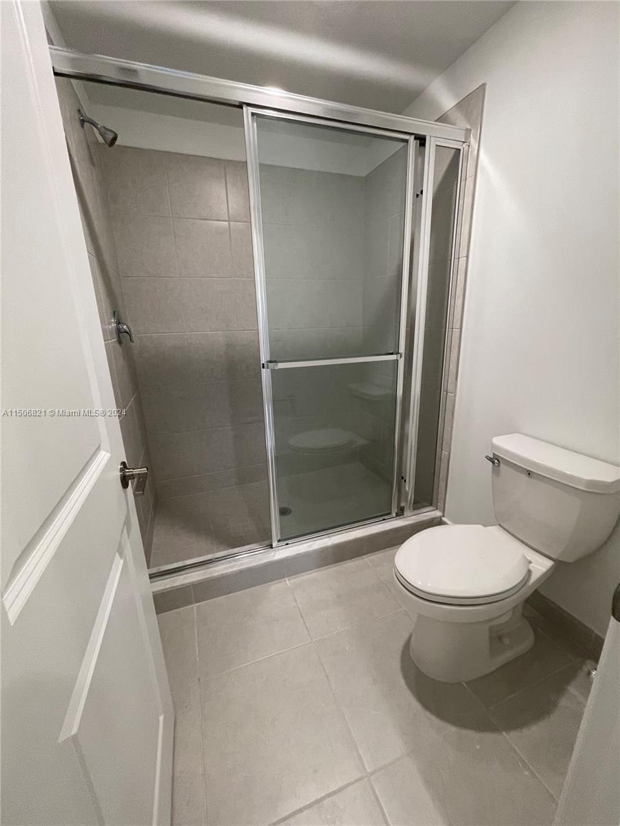 LAKESHORE AT THE FOUNTAIN - Residential Lease