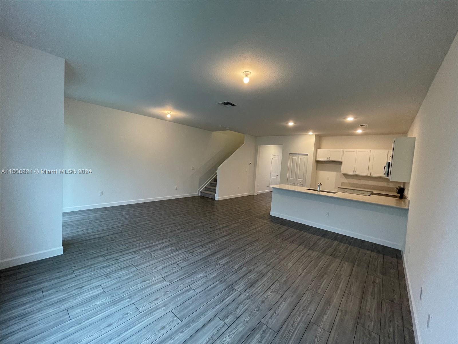 LAKESHORE AT THE FOUNTAIN - Residential Lease