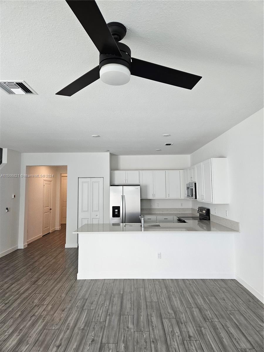 LAKESHORE AT THE FOUNTAIN - Residential Lease