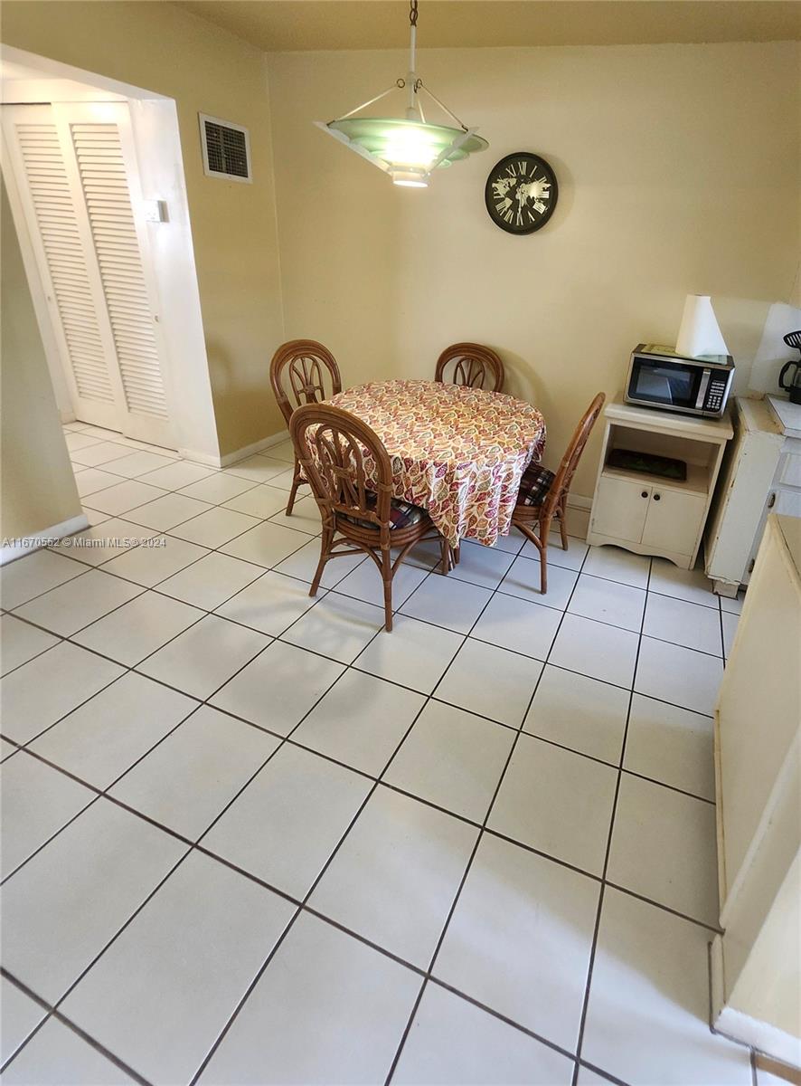 WARRENTON HOUSE CONDO - Residential