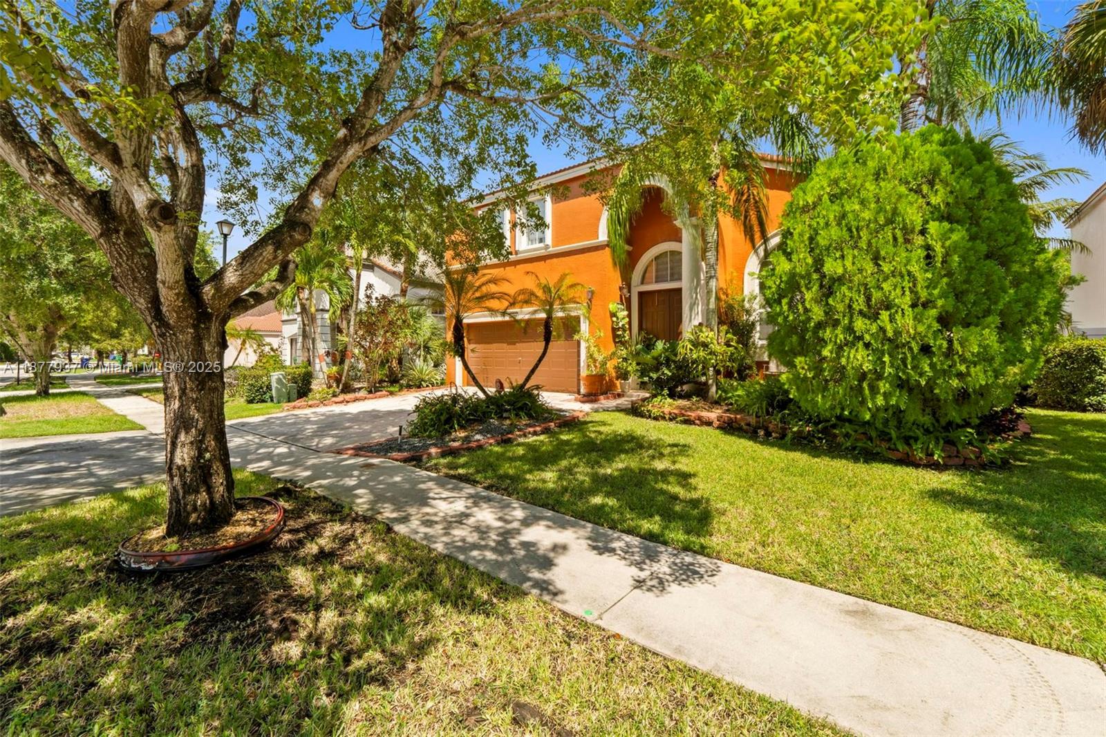 RIVIERA ISLES II - Residential