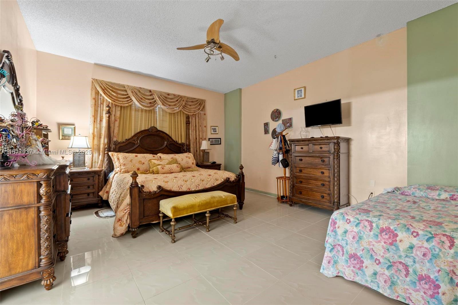 RIVIERA ISLES II - Residential