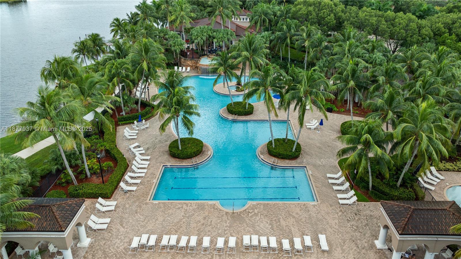 RIVIERA ISLES II - Residential