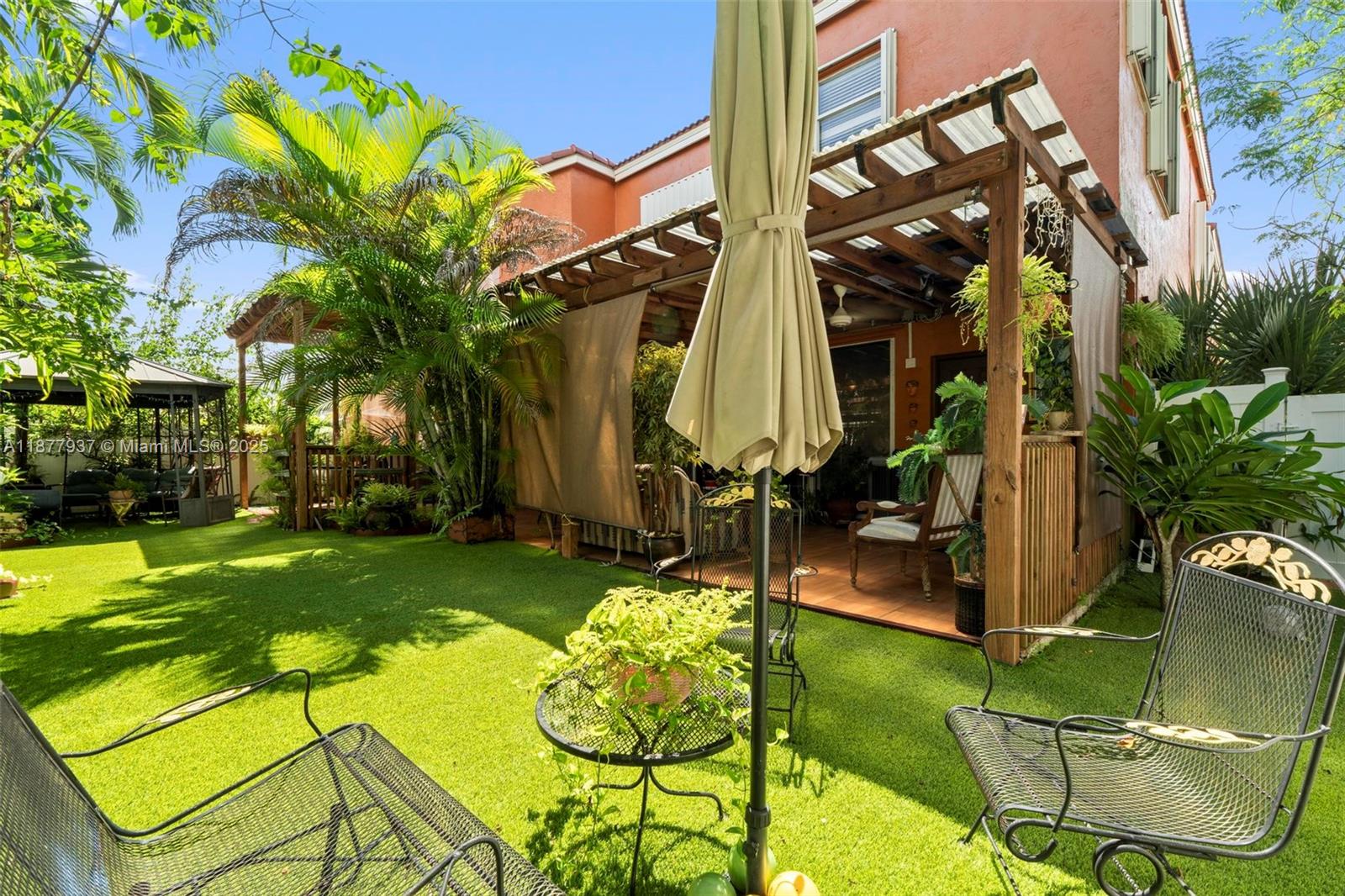 RIVIERA ISLES II - Residential