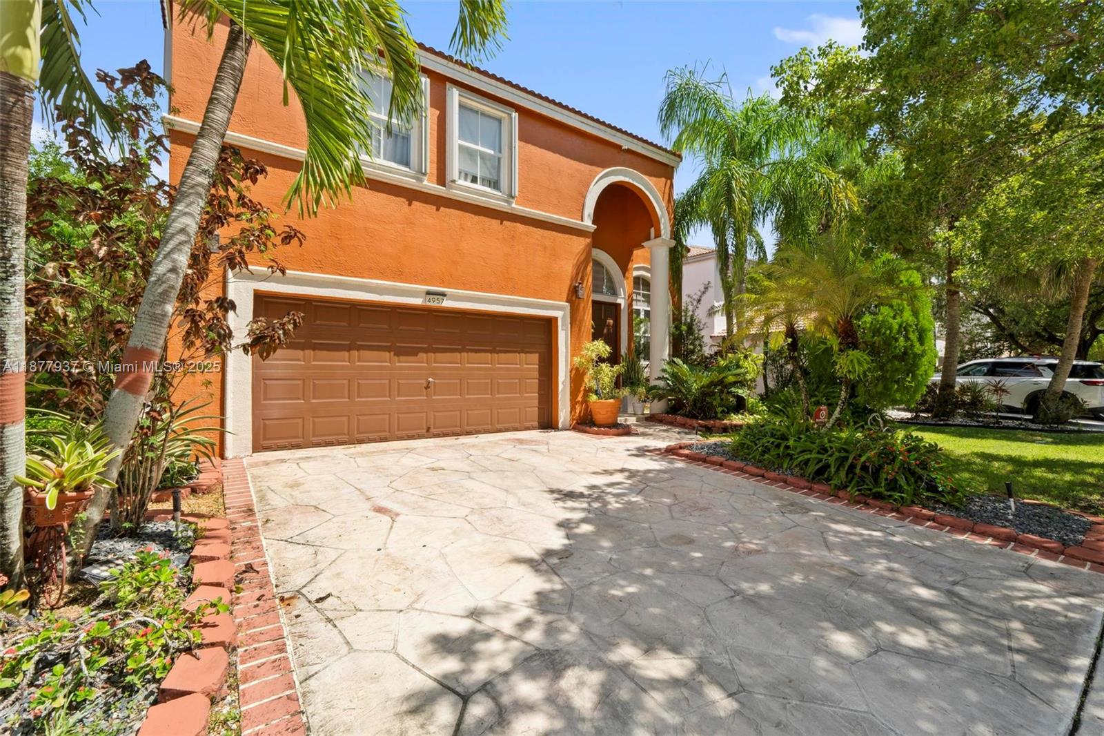 RIVIERA ISLES II - Residential