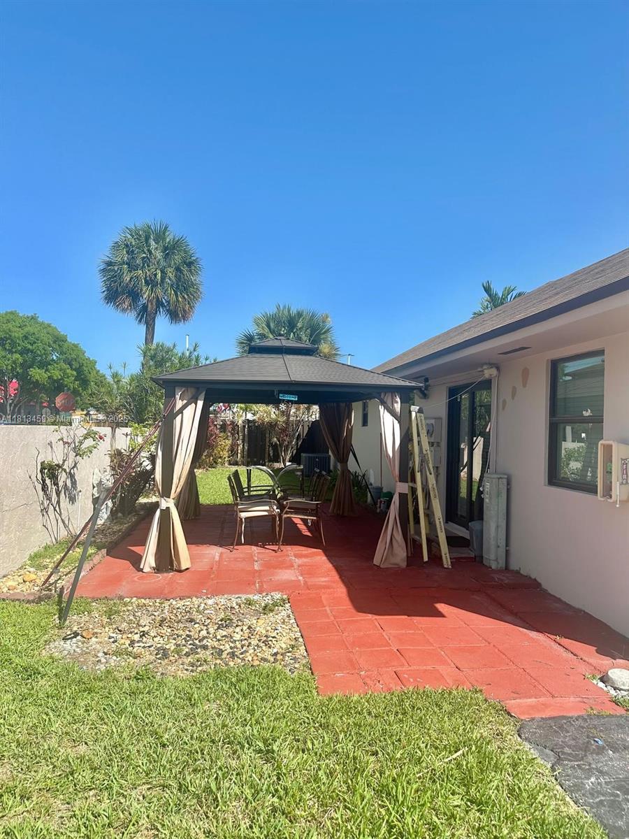 2200 SW 122nd Ave 1