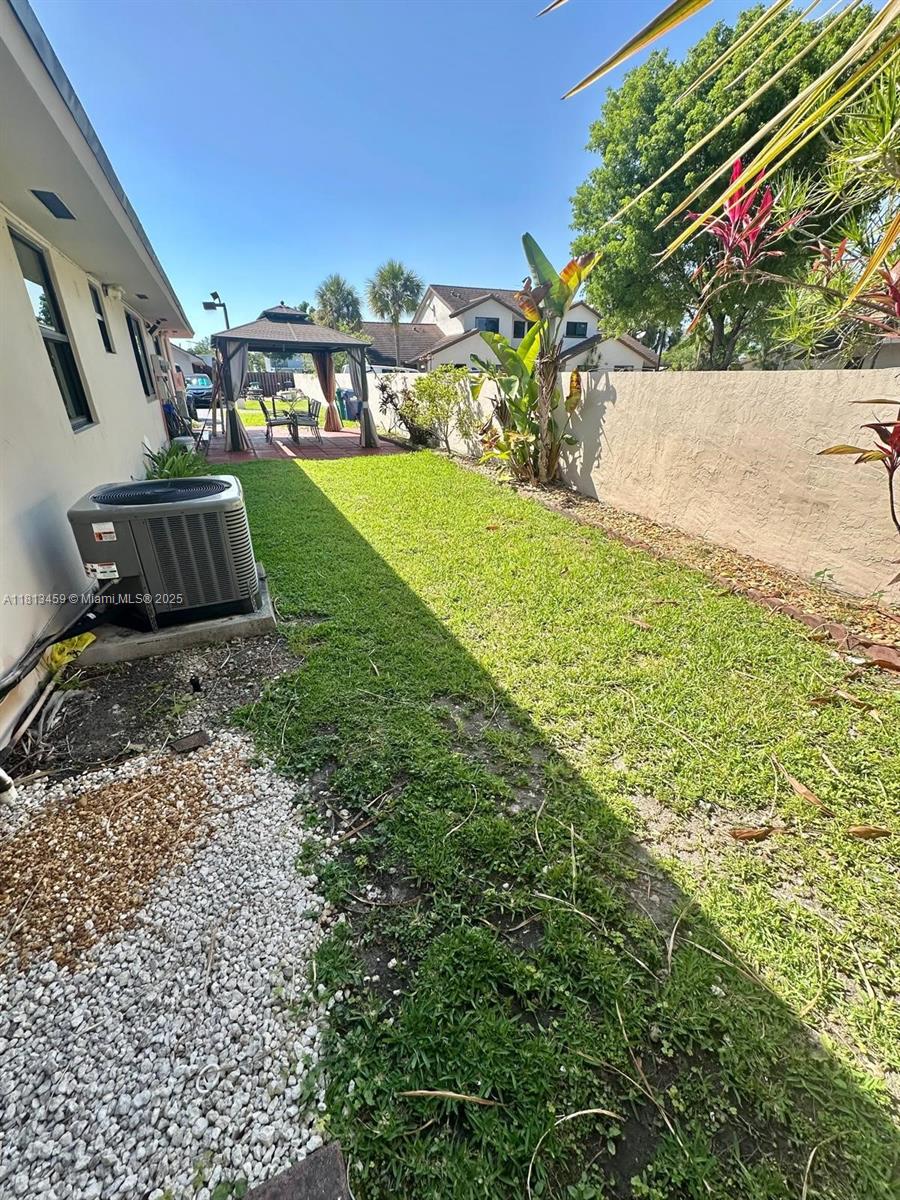 2200 SW 122nd Ave 1