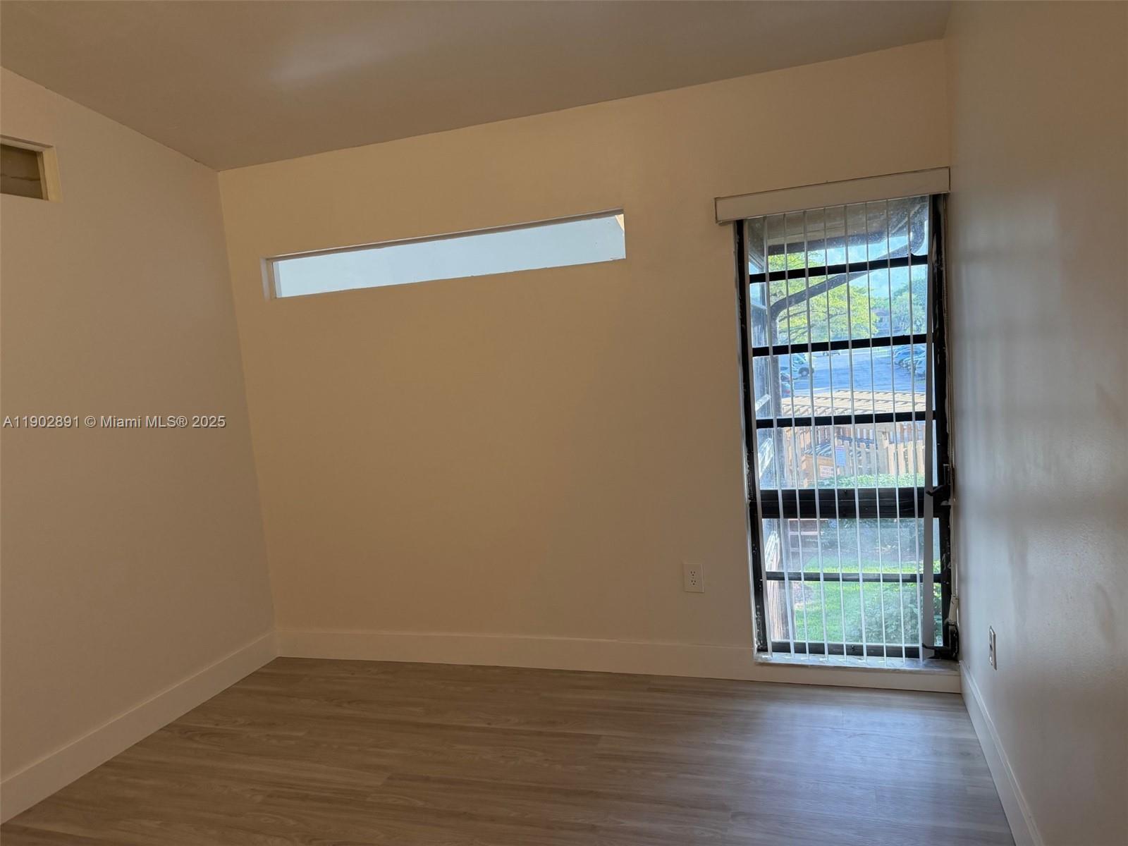 DORAL PARK C CLUB VILLAS - Residential