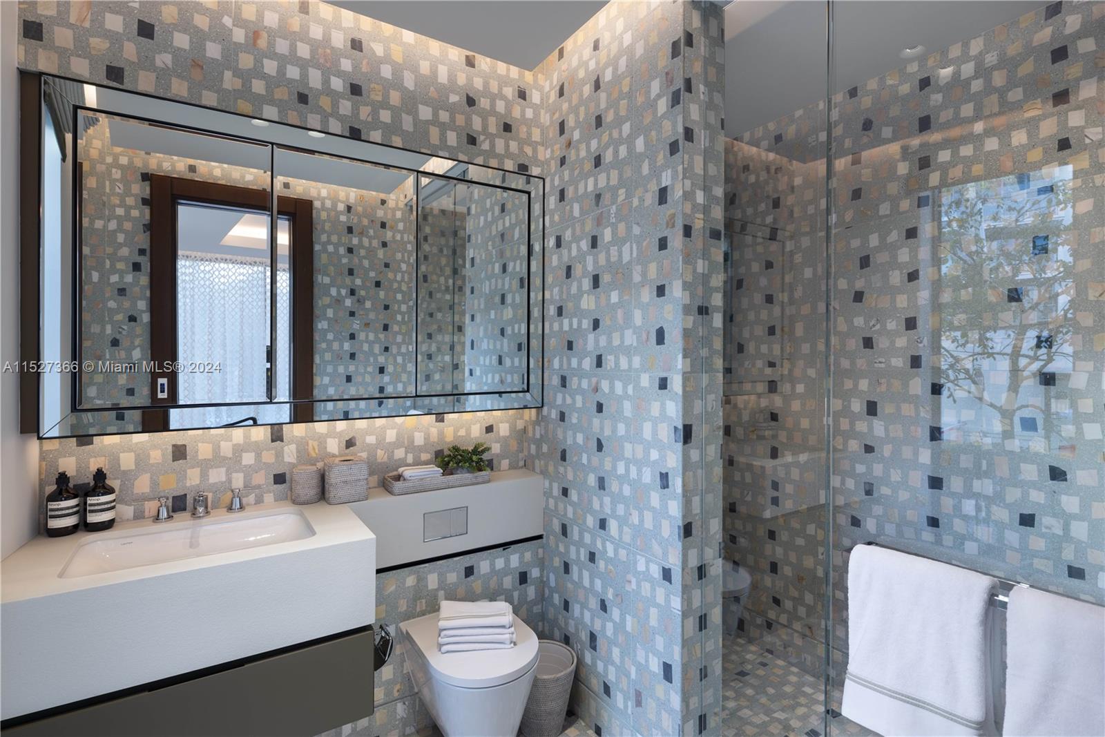 SUNSET LAKE - Residential