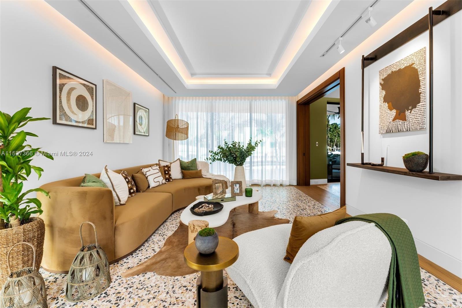 SUNSET LAKE - Residential