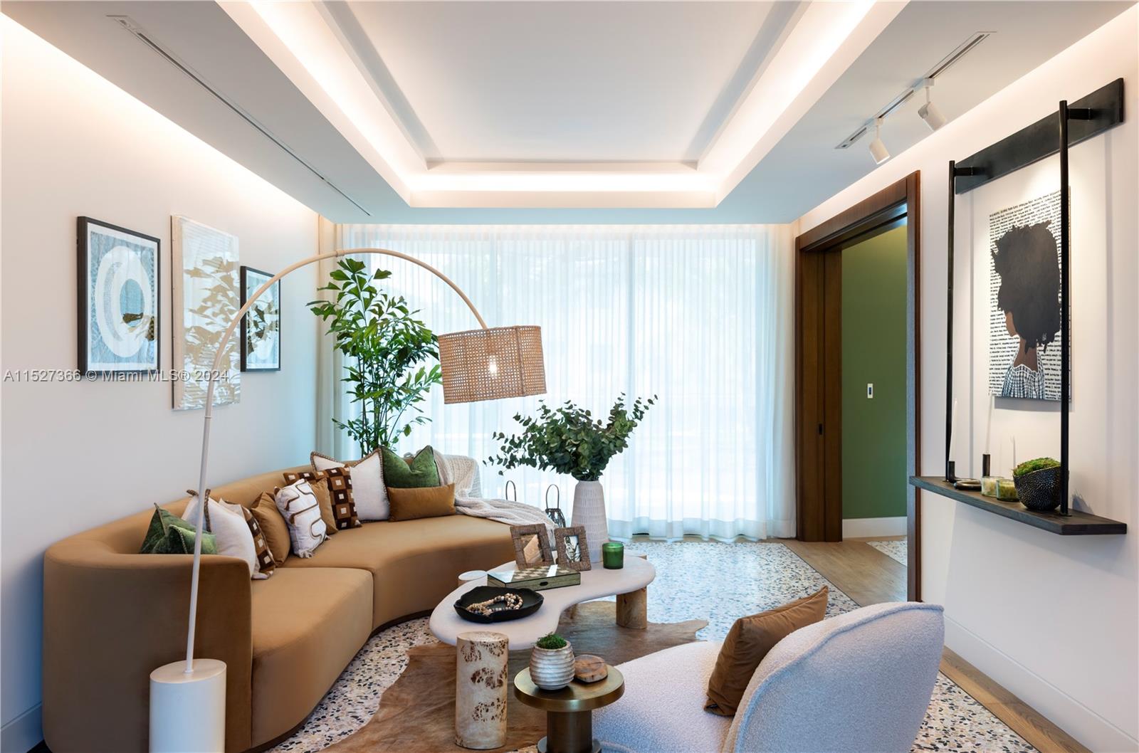 SUNSET LAKE - Residential