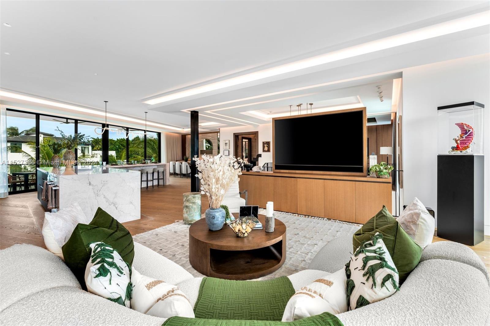 SUNSET LAKE - Residential