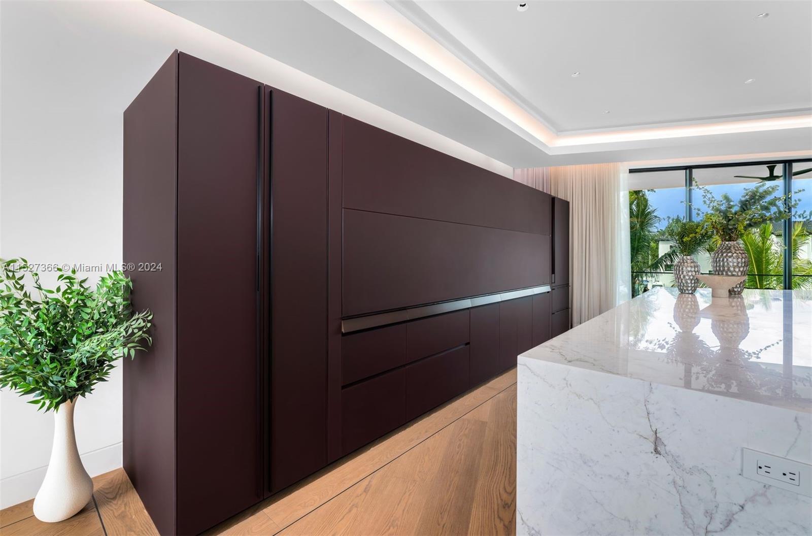 SUNSET LAKE - Residential