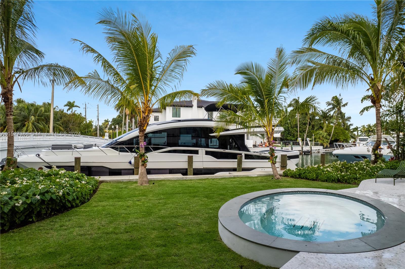 SUNSET LAKE - Residential