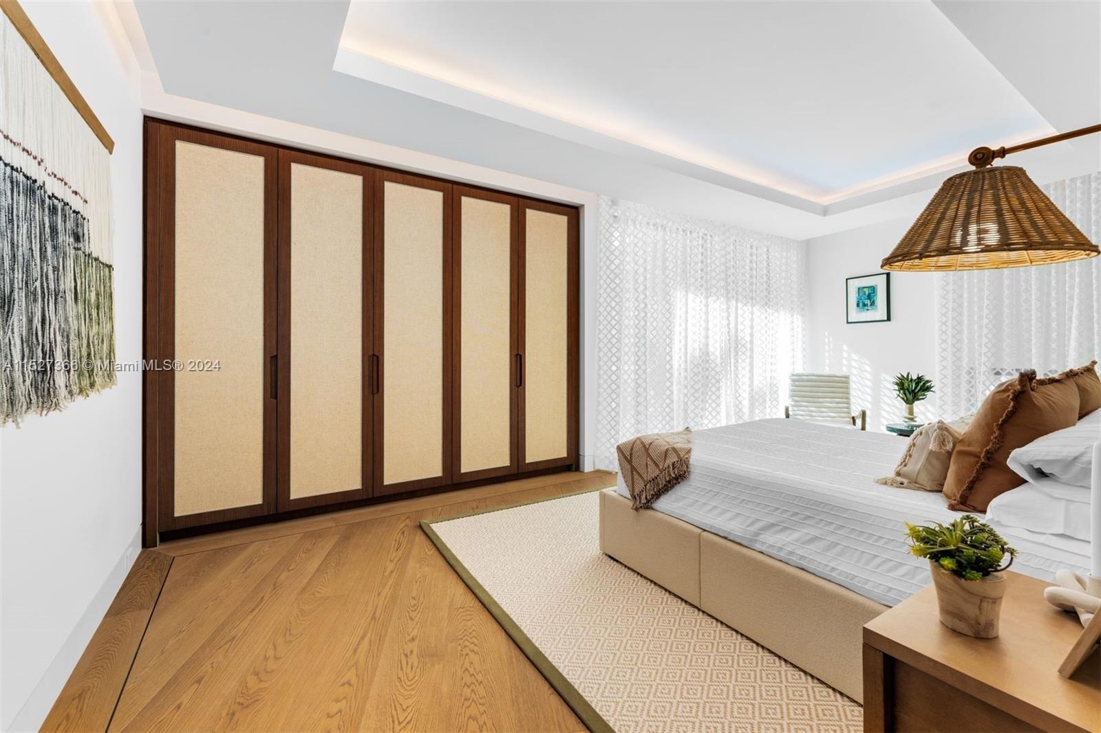 SUNSET LAKE - Residential