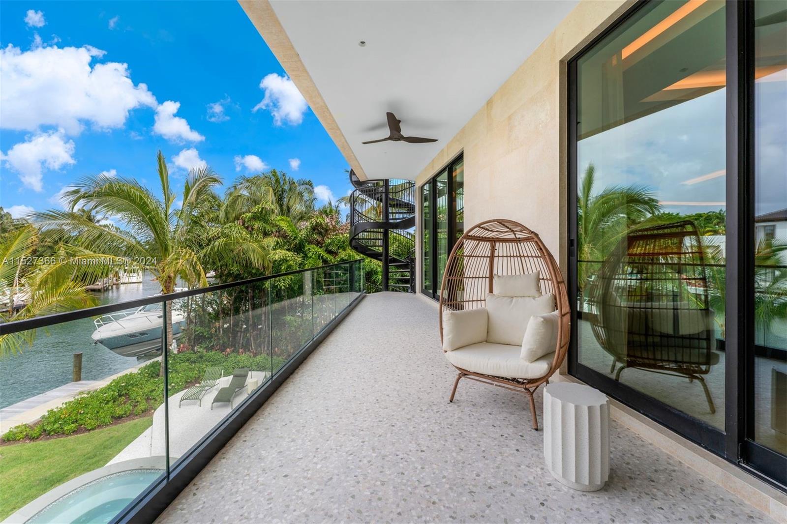 SUNSET LAKE - Residential