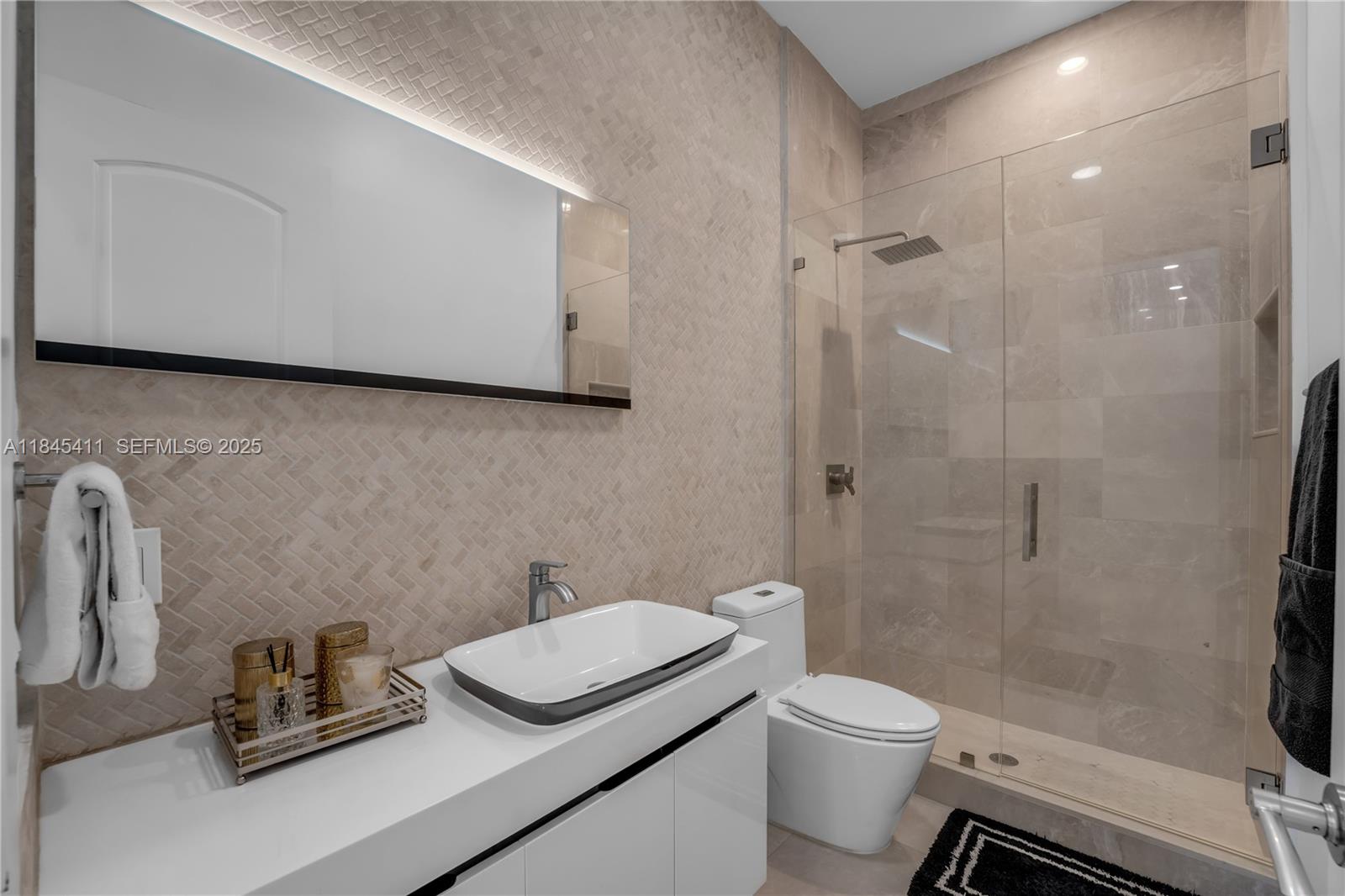 SWEETWATER ESTATES SUB - Residential