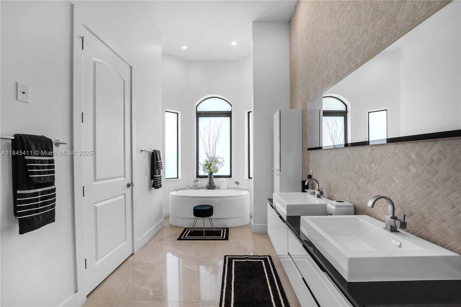 SWEETWATER ESTATES SUB - Residential