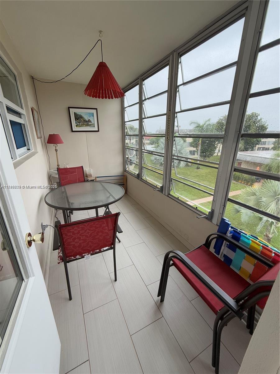 JARRET HALL CONDO - Residential