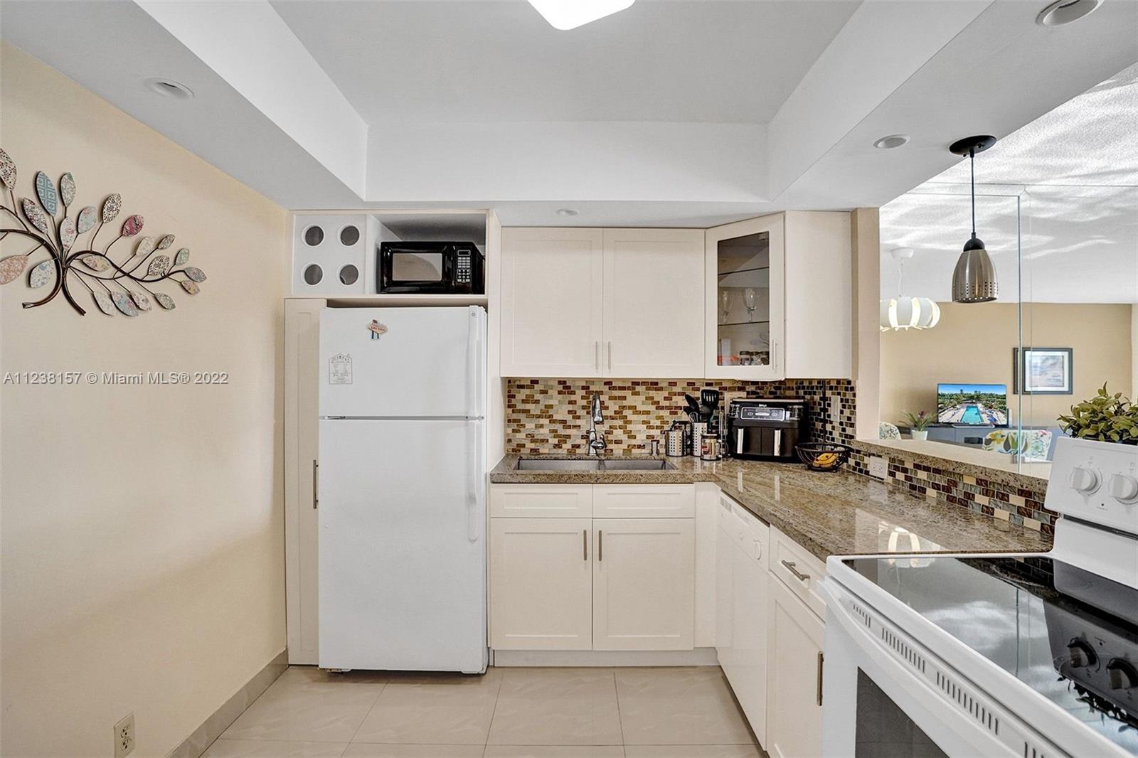 OLYMPUS CONDO PH A - Residential Lease