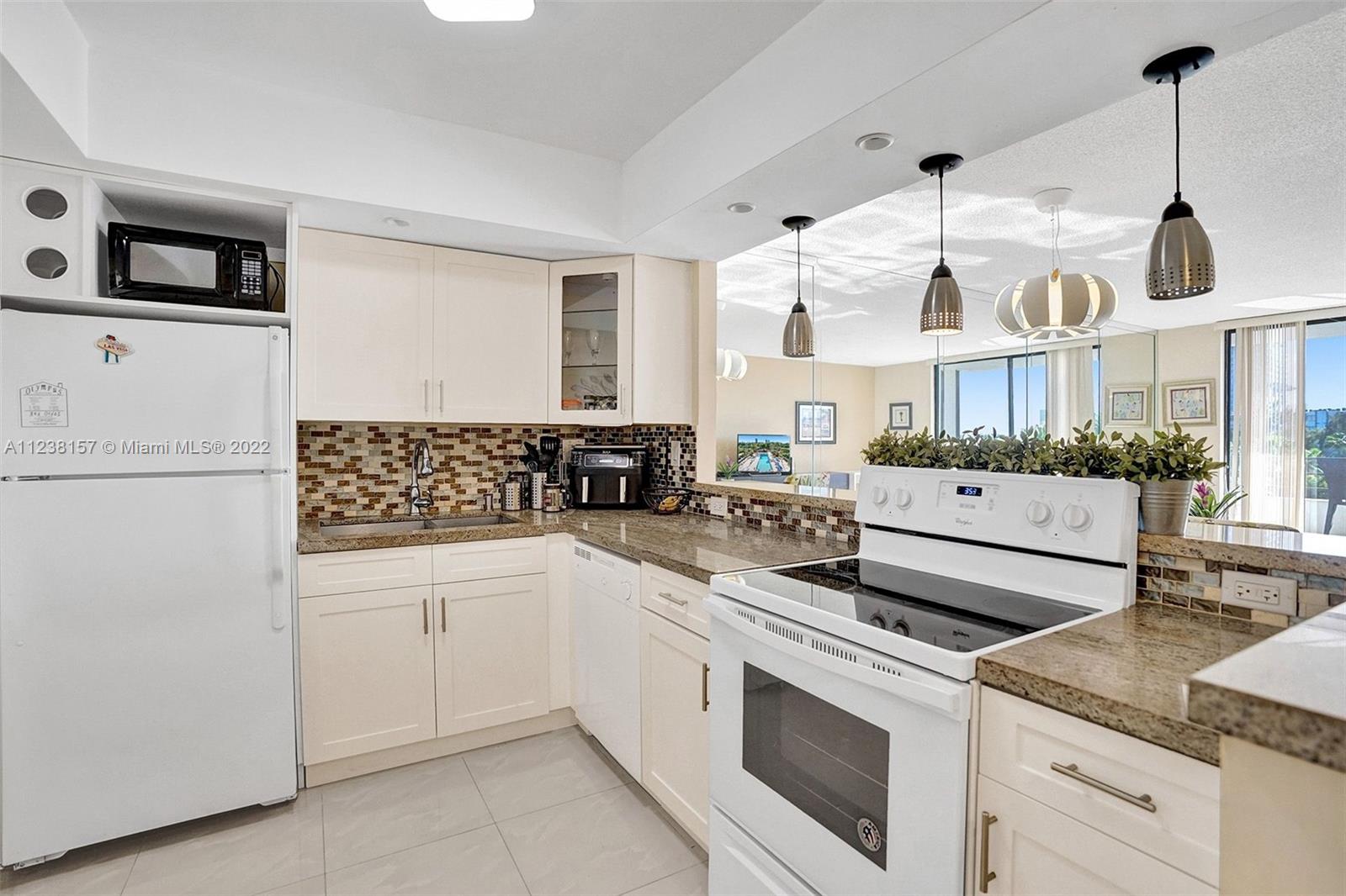 OLYMPUS CONDO PH A - Residential Lease