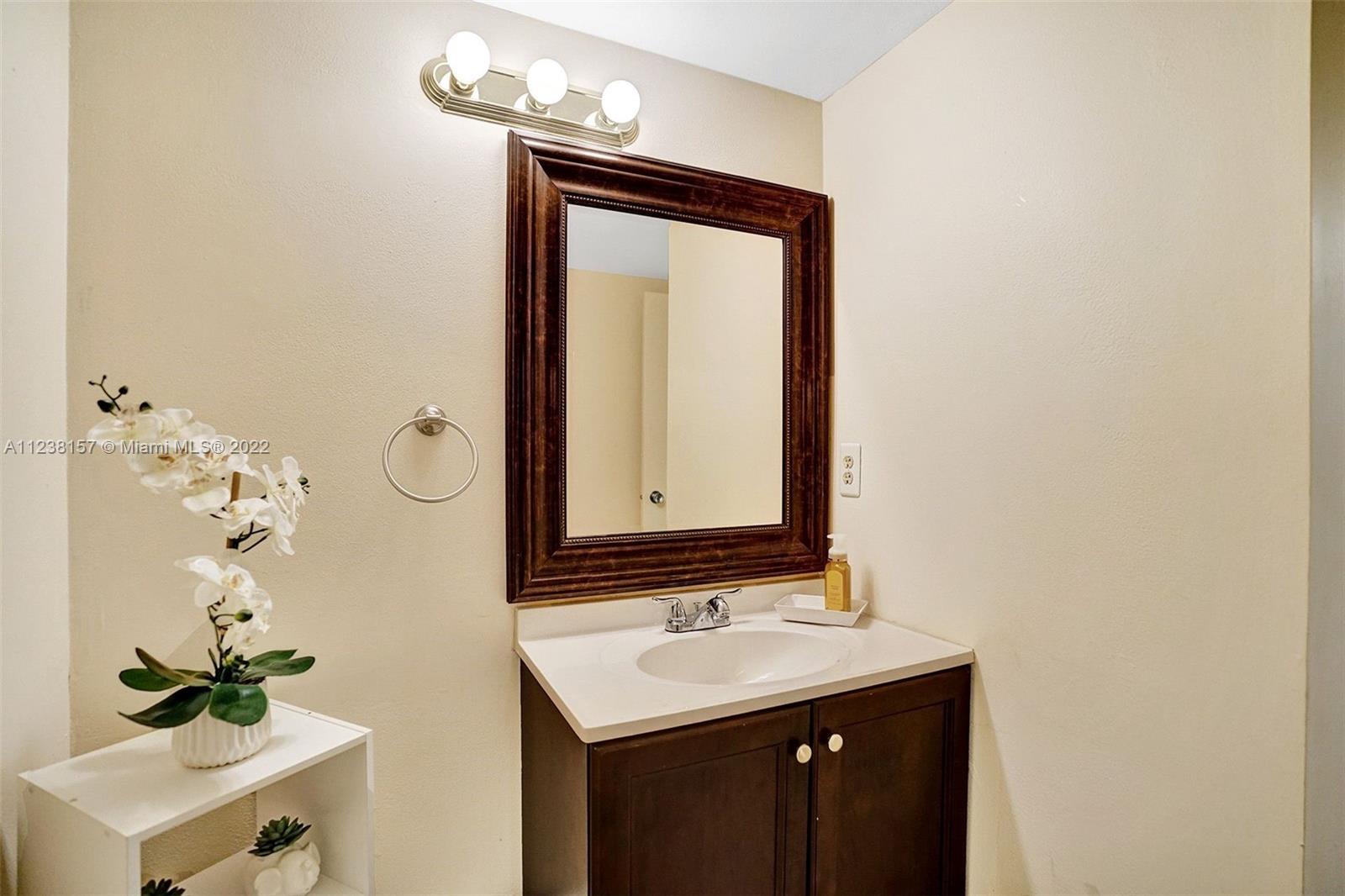 OLYMPUS CONDO PH A - Residential Lease