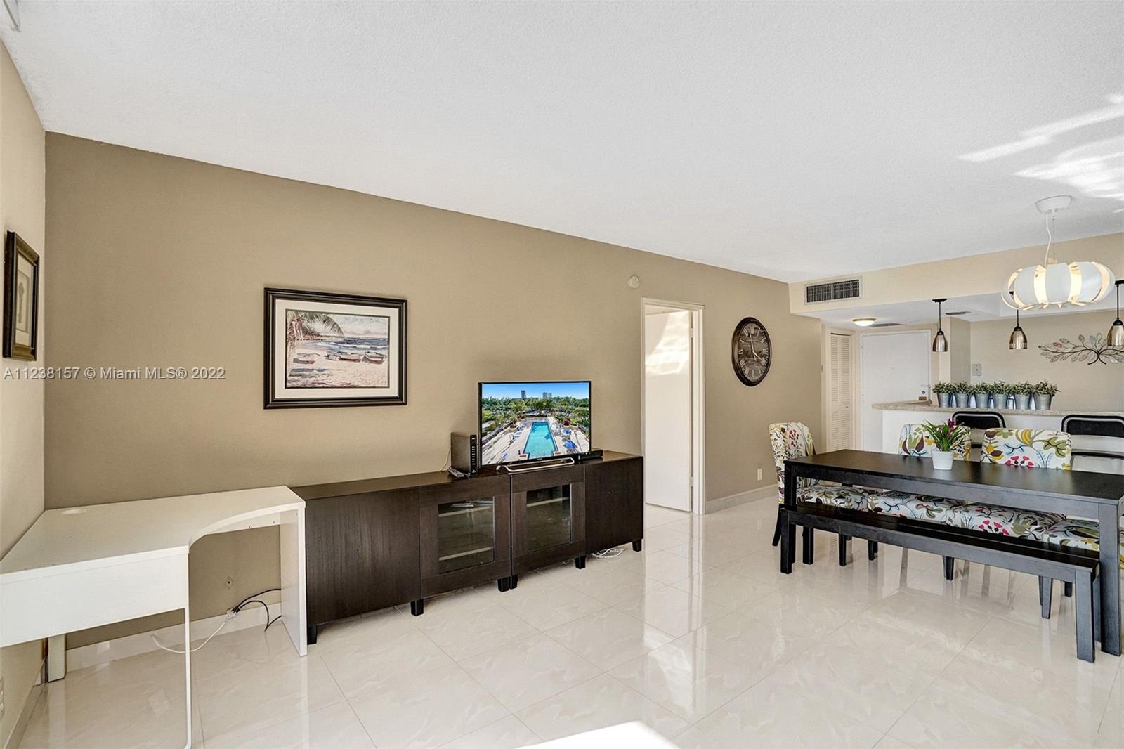 OLYMPUS CONDO PH A - Residential Lease