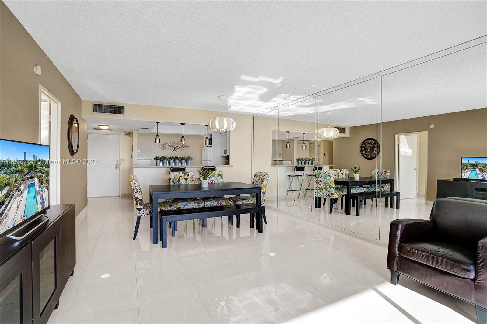 OLYMPUS CONDO PH A - Residential Lease