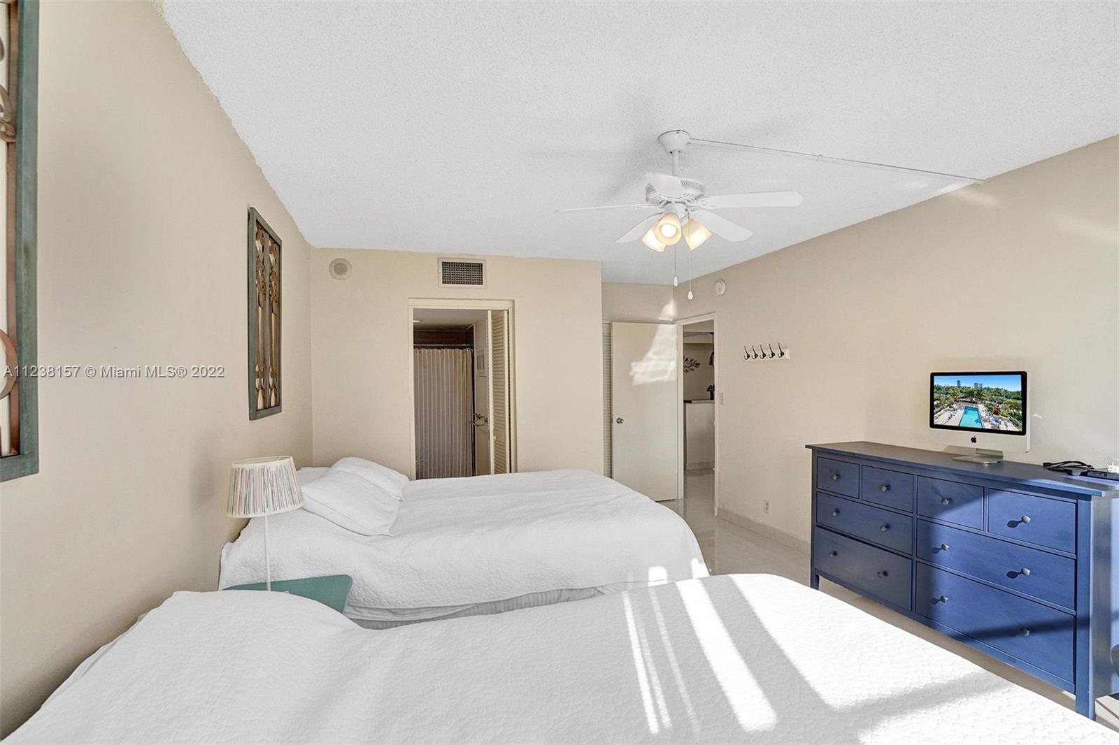 OLYMPUS CONDO PH A - Residential Lease