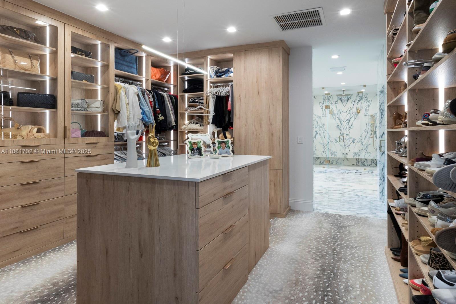 OAKRIDGE ESTATES SEC 2 - Residential