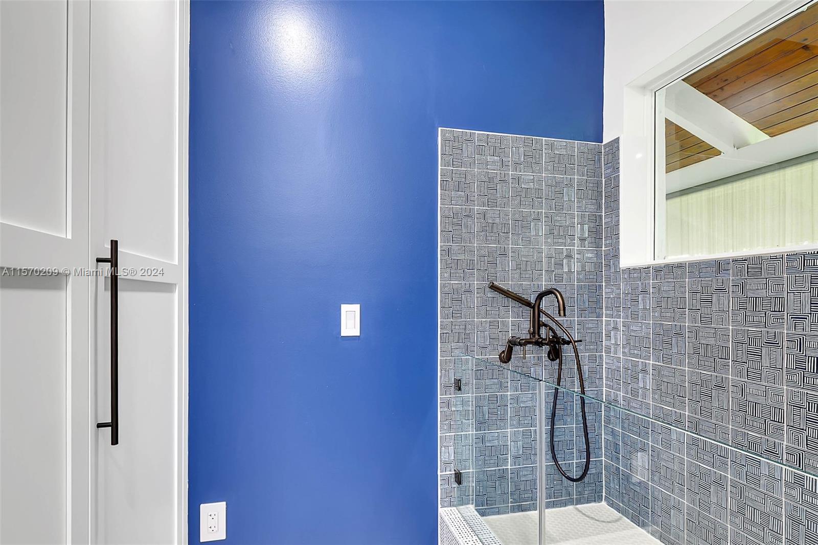 KLEBBA BAY ESTATES - Residential